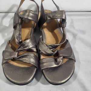 Clarks Artisan Sz 9.5 M Ankle Strap Metallic Light Rose Gold Sandals